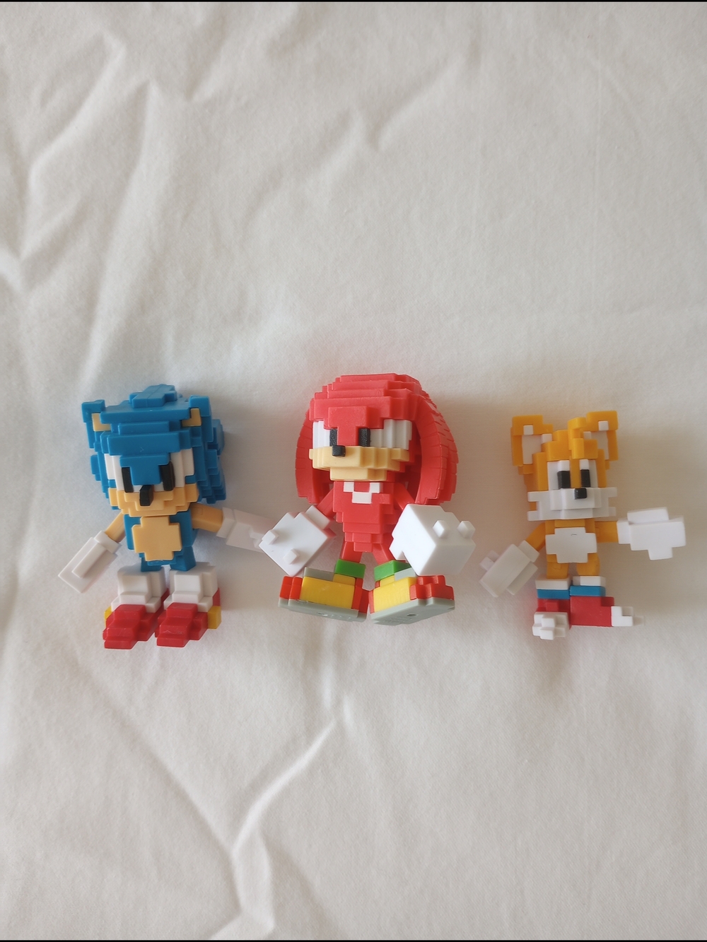 Sonic The Hedgehog 2.5" pixelated 8 Bit Digital Pack Knuckles Tails 3 Pack 2025